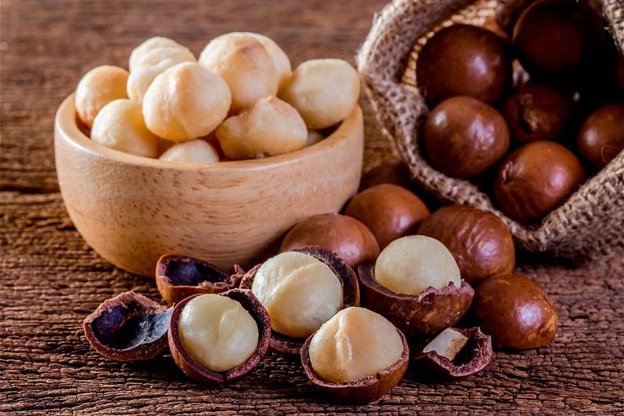 Premium Raw Macadamia Kernels